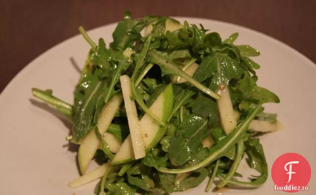 Salată De Rucola Și Mere