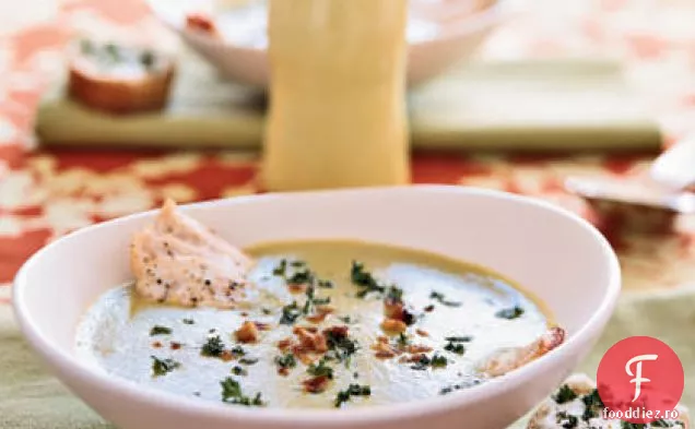 Soupe au Verte cu pâine prăjită cu brânză de capră