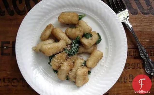 Gnocchi Cu Unt Brun Cu Rucola Și Coajă De Lămâie