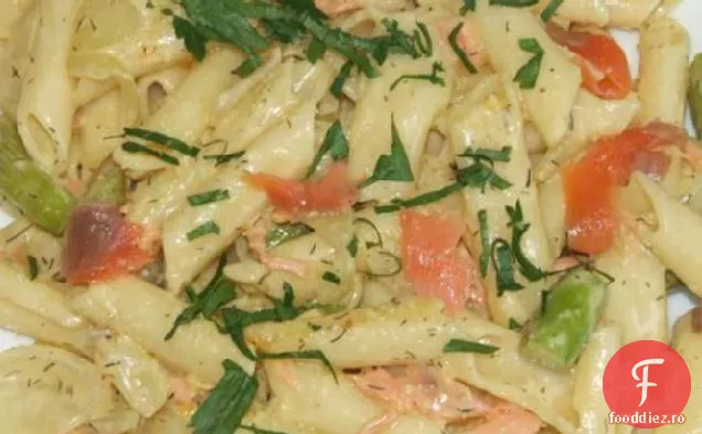Penne cu sparanghel și cremă de somon afumat