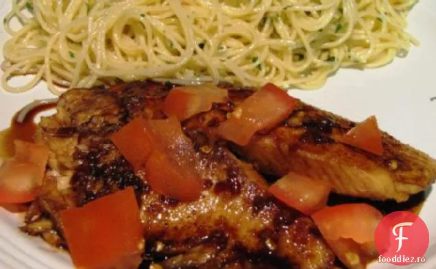 Tilapia lui Jamin cu sos întunecat picant