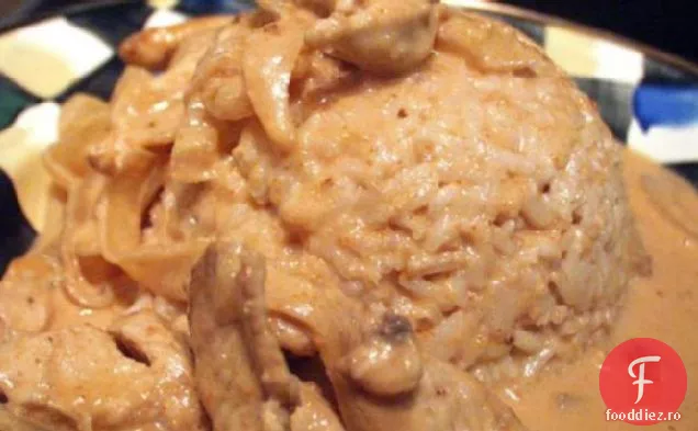 Pui în Curry de arahide