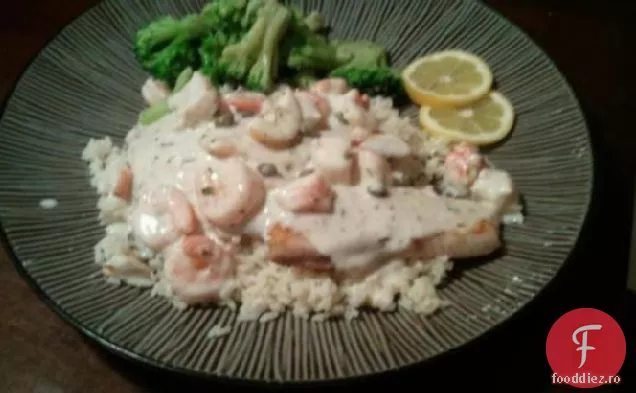 Tilapia cu sos cremos de vin alb de creveți și Crab