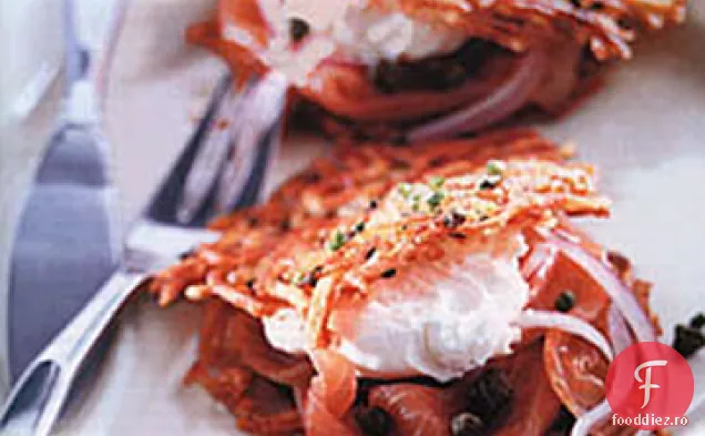 Clătită de cartofi Scallion și sandvișuri cu somon afumat