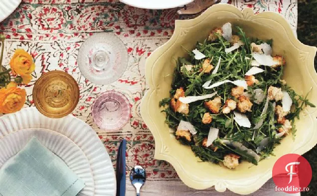 Salată De Rucola Sălbatică Cu Crutoane De Usturoi, Parmezan Ras Și L