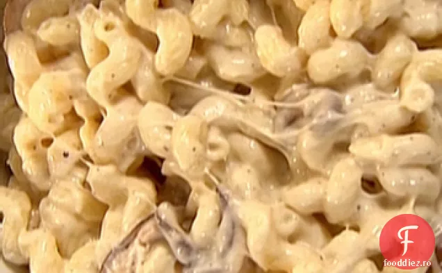 Macaroane cu ton și făină de brânză