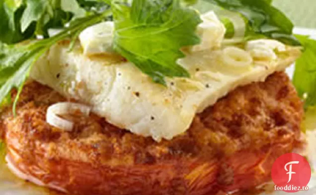 Skillet pește alb cu Feta, ceapă verde și salată de busuioc