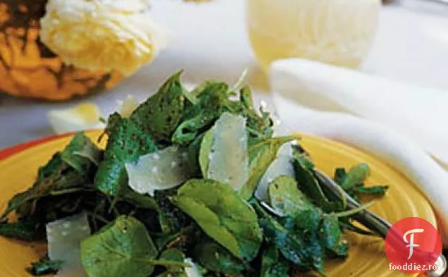 Salată de rucola și parmezan ras