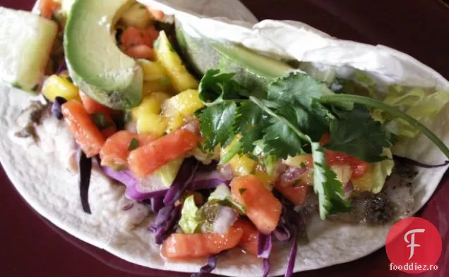 Jamaican-Me-Nuci! Mahi-Tacos Mahi Cu Salsa De Fructe Tropicale