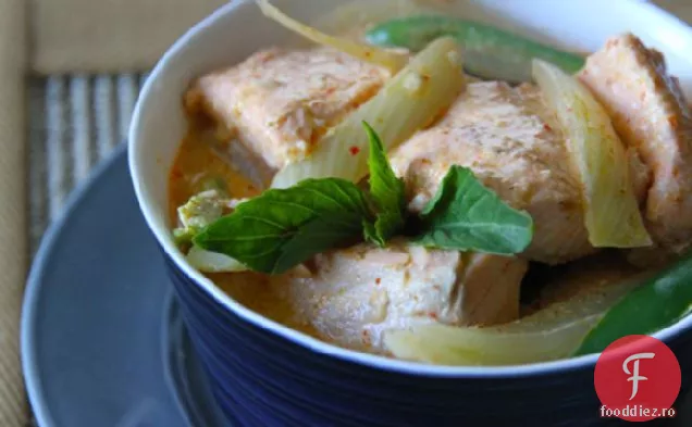 Somon-Fenicul Curry Roșu