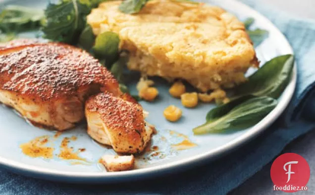 Bas cu dungi înnegrite cu pâine cu lingură de porumb și verdeață