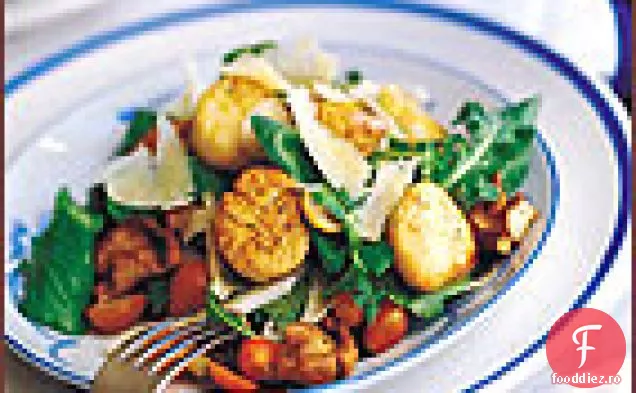 Salată de fenicul, ciuperci și rucola cu scoici arse