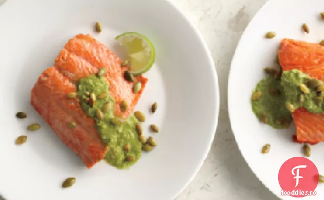 Somon prăjit cu semințe de dovleac-Pesto de coriandru