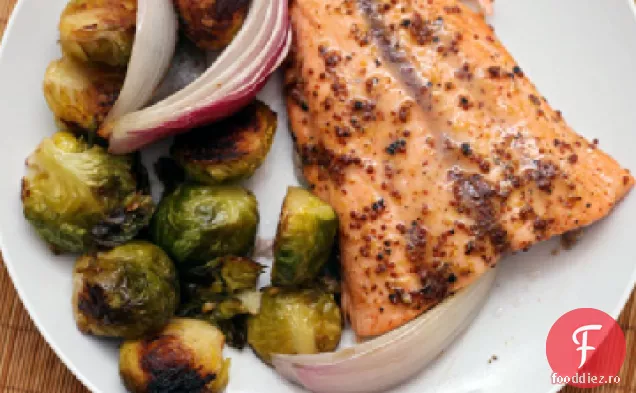 Arțar și somon glazurat cu muștar cu varză de Bruxelles prăjită