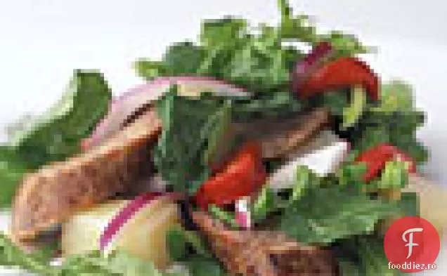 Salată de cartofi, cârnați italieni și Rucola