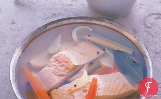 Somon poșat cu gust de sfeclă