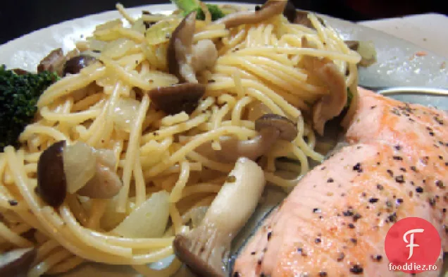 Somon la grătar și spaghete