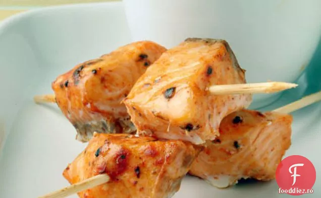 Frigarui de somon cu sos Romesco