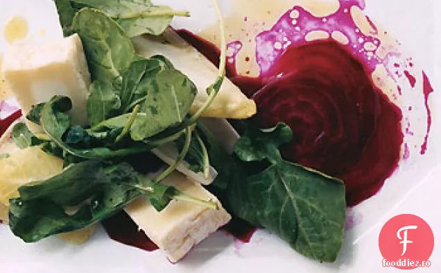 Carpaccio de sfeclă cu brânză de capră și Rucola
