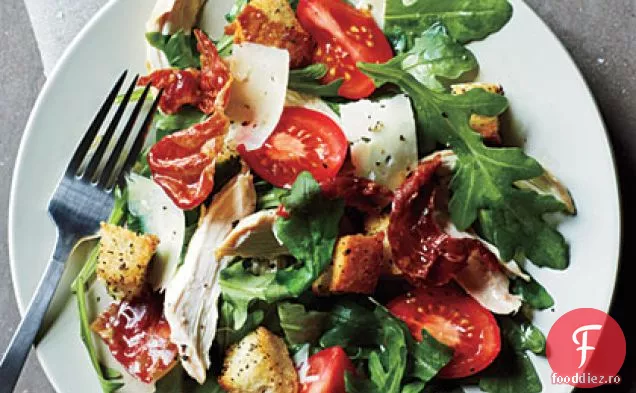 Salată de pui și Prosciutto cu rucola și Asiago