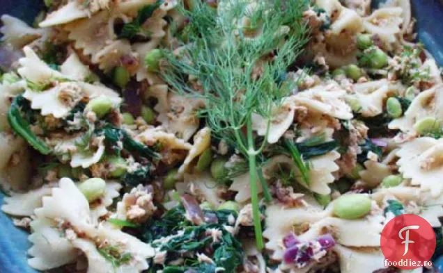 Salată de Paste cu somon și Edamame