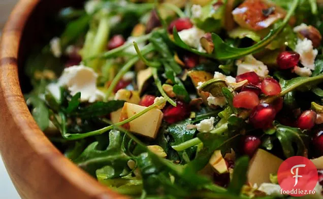 Salată De Rucola, Pere Și Brânză De Capră Cu Vinetă De Rodie