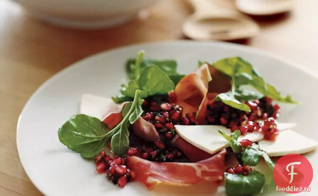 Salată de șuncă Serrano și rucola cu Salsa de rodie