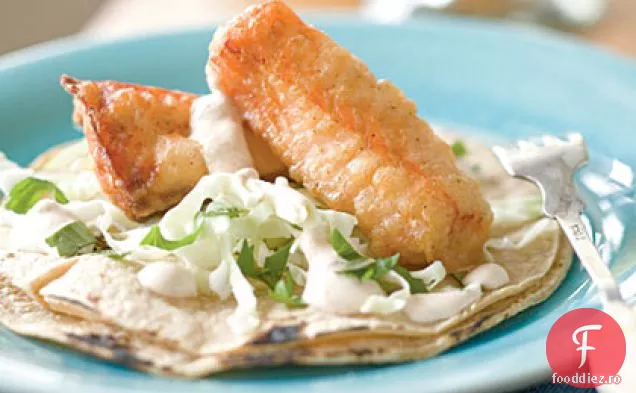 Tacos de somon bătut cu bere cu Chipotle Crema