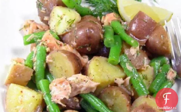 Salată De Somon, Cartofi Și Mărar
