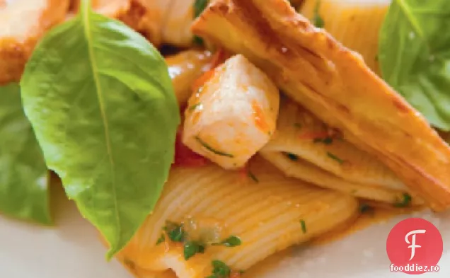 Rigatoni de Marc Vetri cu pește-spadă, roșii și cartofi prăjiți cu vinete