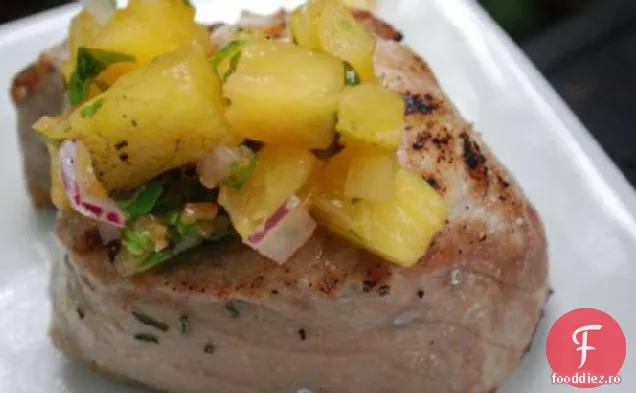 Ton Cu Aripioare Galbene Cu Salsa Proaspătă De Ananas