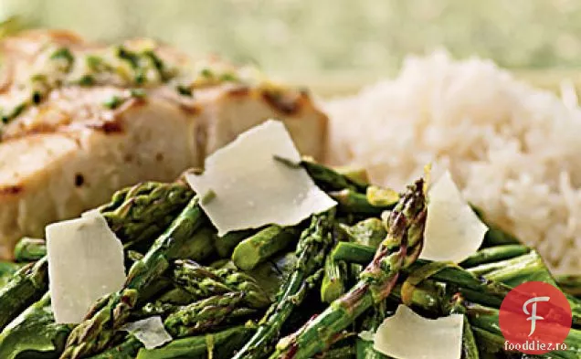 Salată de sparanghel și Rucola la grătar cu pansament cu trufe de lămâie