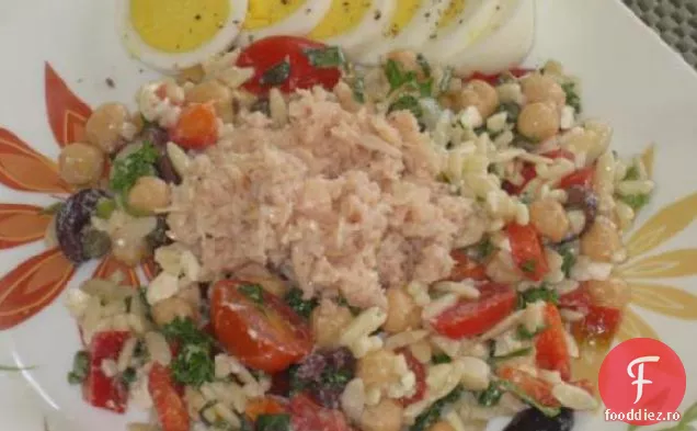 Salată Orzo