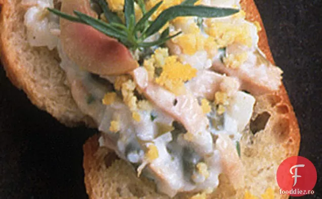 Ton Nicoise Crostini