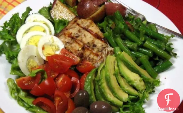 Salată Nicoise Cu Ton La Grătar