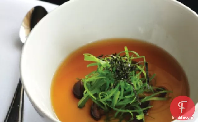 Chawanmushi de la Bluestem cu Hon Shimeji, Scallion și Dashi