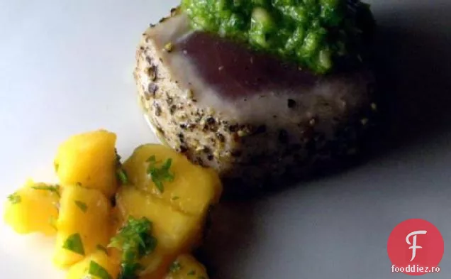 Medalioane de ton cu Chutney de Papaya și Pesto de coriandru