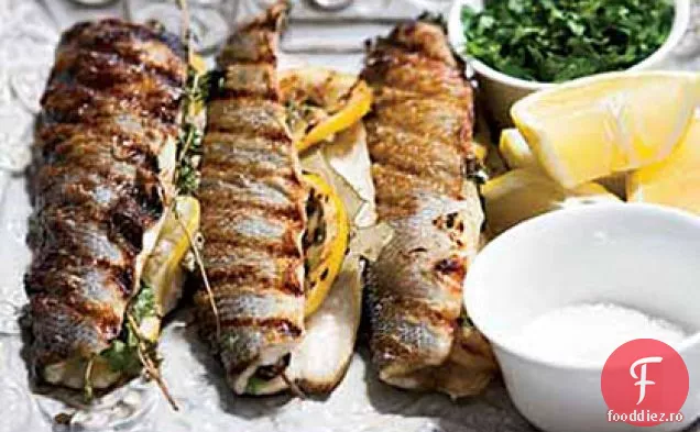 Branzino La Grătar Umplut Cu Lămâie