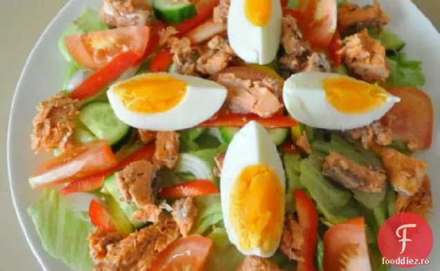 Salată de ton și ouă