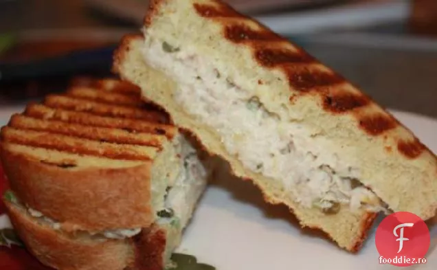 Ton și Gruyere Panini