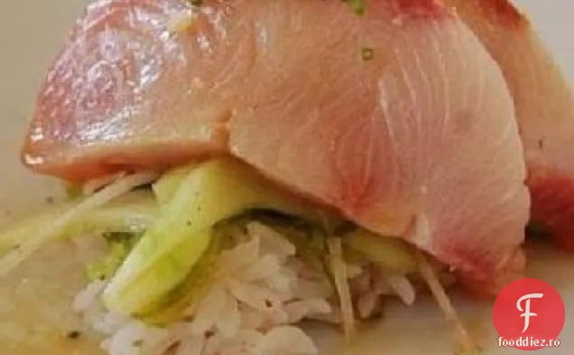 Sashimi Hamachi sălbatic cu vinaigretă Curry verde de nucă de cocos și ghimbir