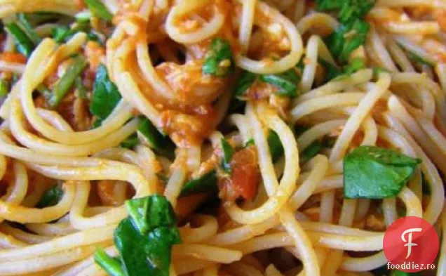 Spaghettini De Grădină De Măsline Cu Ton