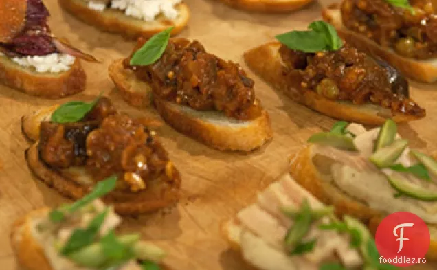 Crostini cu ton și piure de fasole albă