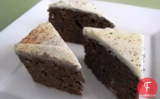 Cappuccino Brownies cu sos de ciocolată albă-Espresso