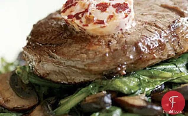 Filet De Vită Ars Cu Rucola Și Ciuperci