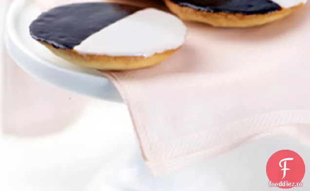 Cookie-uri alb-negru