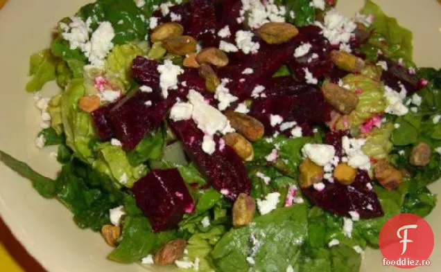 Salată de sfeclă cu fistic și brânză Feta