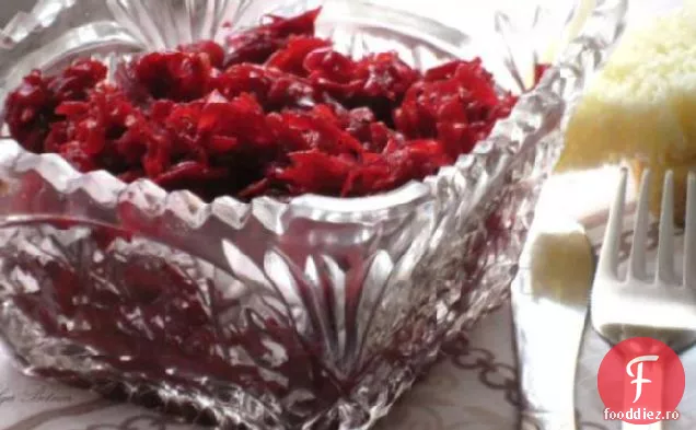 Salată de morcovi și sfeclă cu ierburi