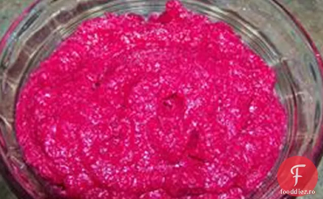 Puree de sfeclă proaspătă cu hrean