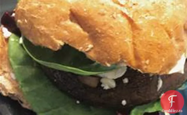 Burgeri Portobello cu brânză de capră